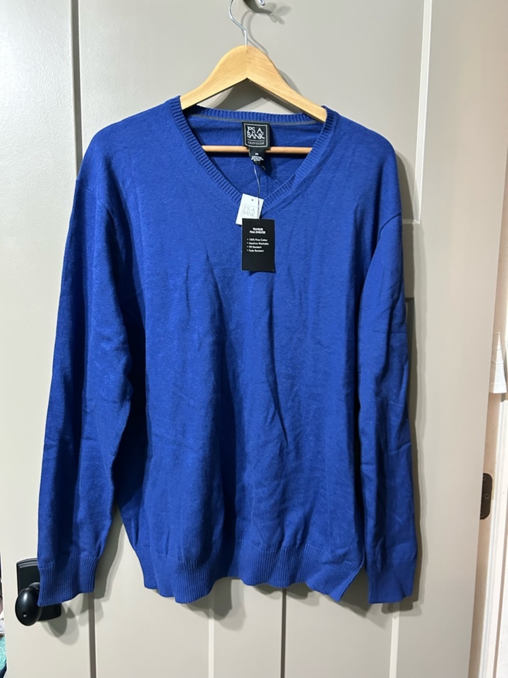 Jos. A. Bank Traveler collection 💯 Pima cotton V-neck sweater blue